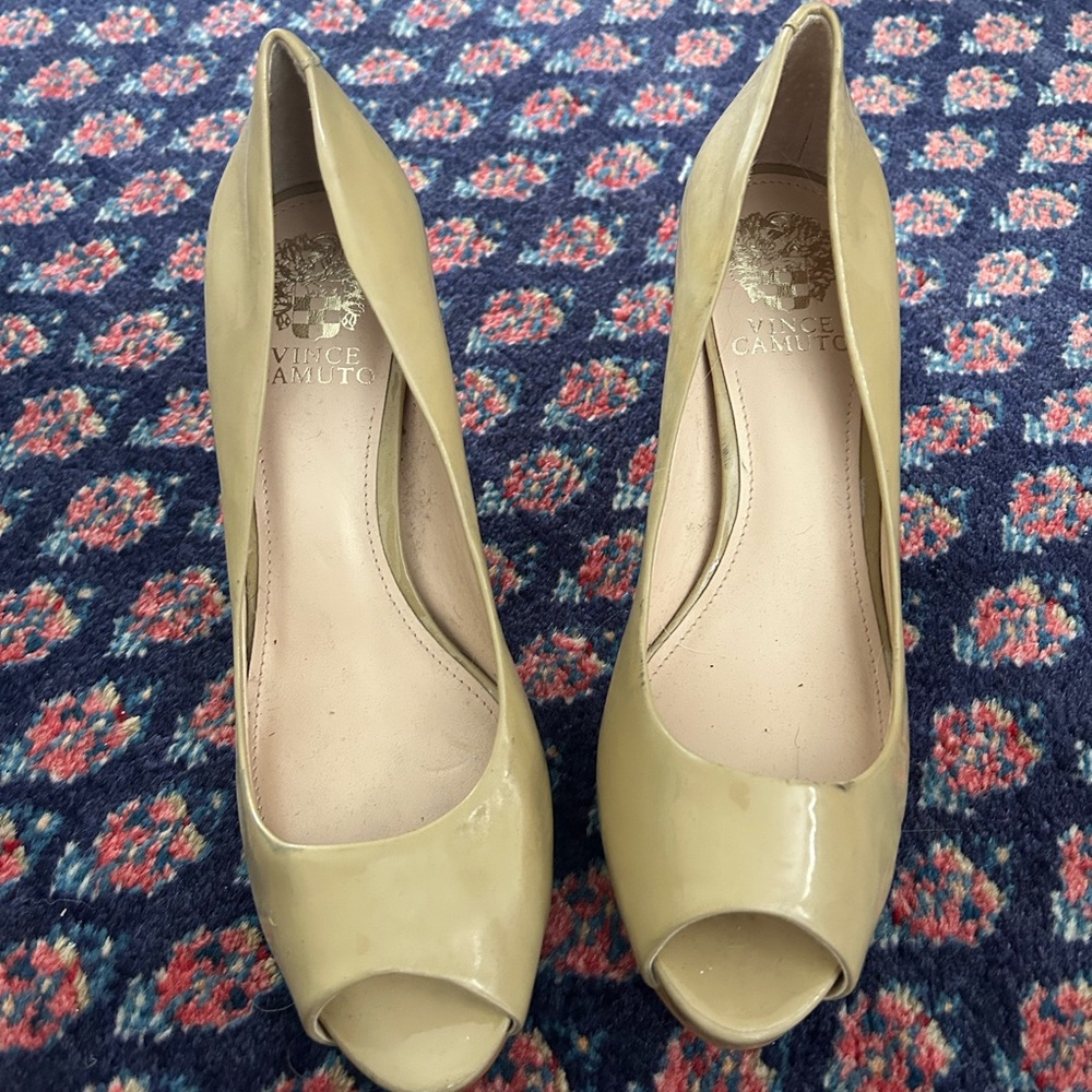 Vince Camuto Women's Beige Peep Toe Heels